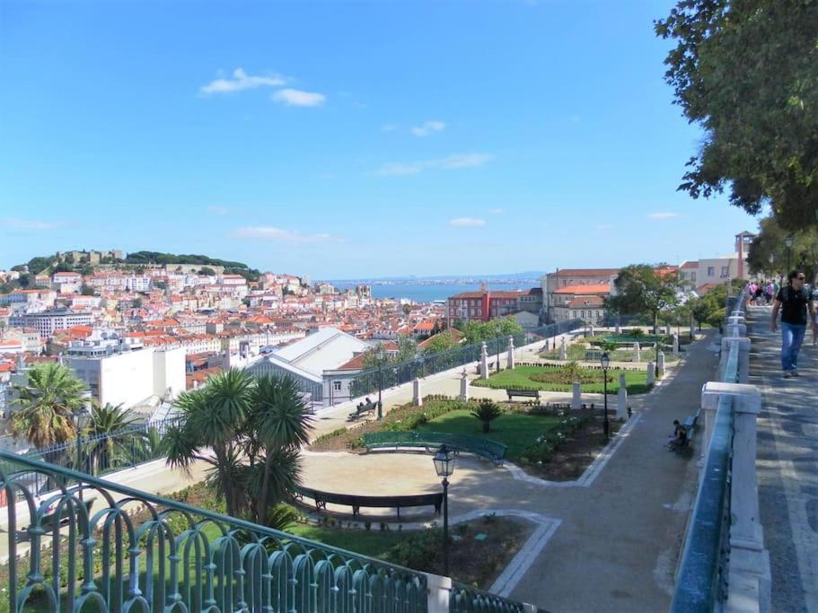 Mm3 Baixa Rossio Castle View! Daire Lisboa Dış mekan fotoğraf